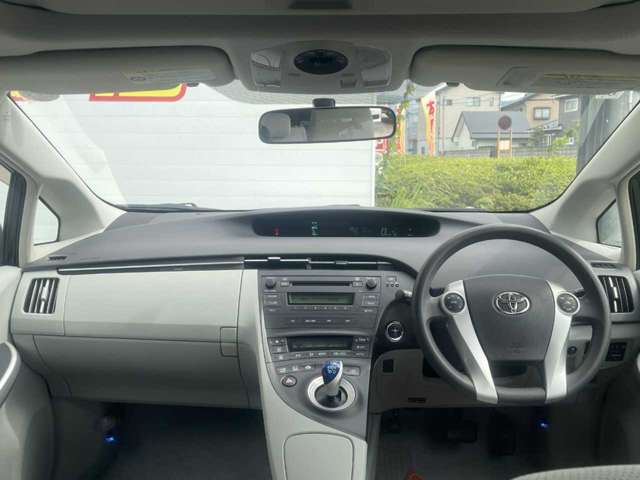 2010 Toyota Prius – thumbnail 3
