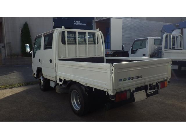 2010 Isuzu Elf – thumbnail 4