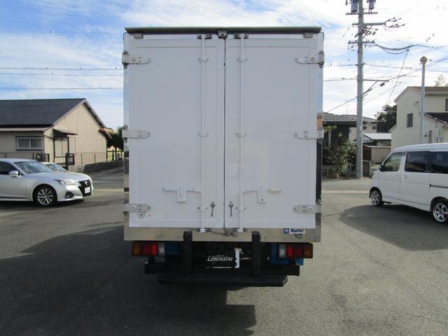 2009 Isuzu Elf – thumbnail 3