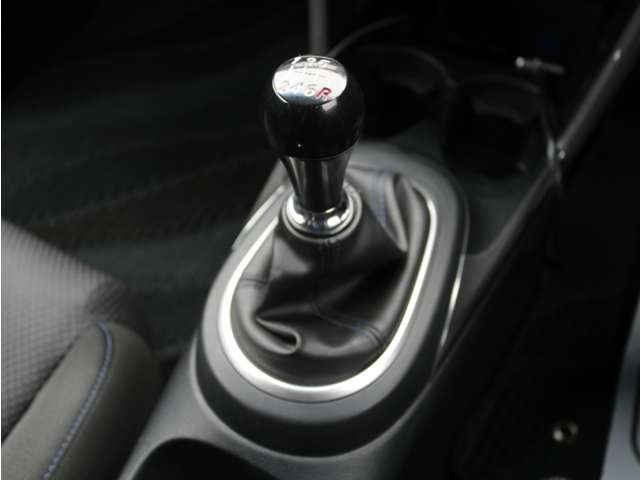 2011 Honda CR-Z – thumbnail 4
