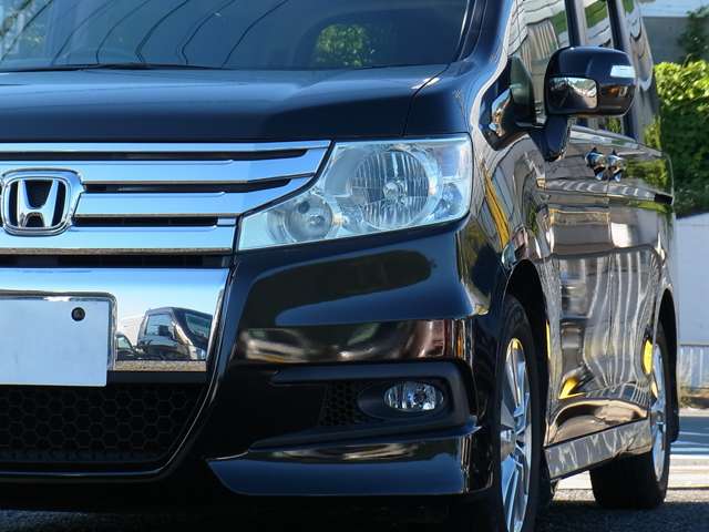 2011 Honda Stepwgn – thumbnail 3