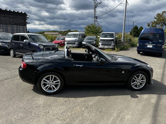 2011 Mazda Roadster – thumbnail 4