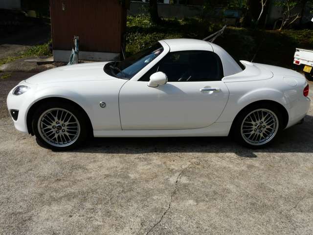 2011 Mazda Roadster – thumbnail 3