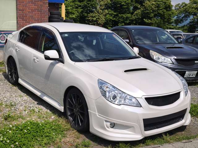 2011 Subaru Legacy B4 – thumbnail 2