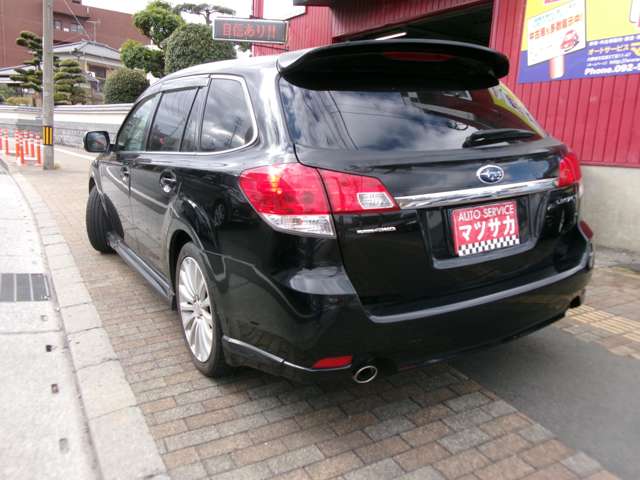 2010 Subaru Legacy Touring Wagon – thumbnail 2