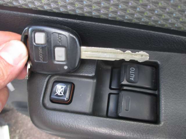 2009 Toyota TownAce Van – thumbnail 4