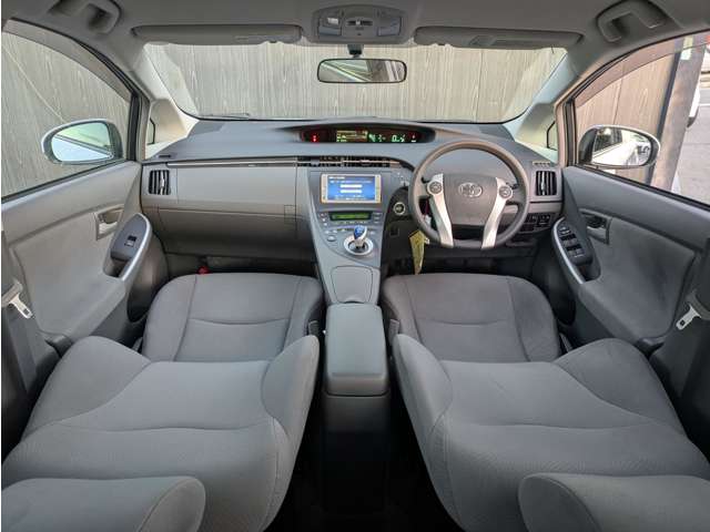2010 Toyota Prius – thumbnail 3