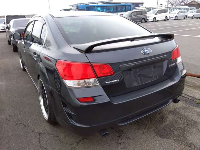 2011 Subaru Legacy B4 – thumbnail 2