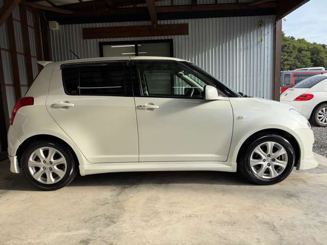 2010 Suzuki Swift – thumbnail 4
