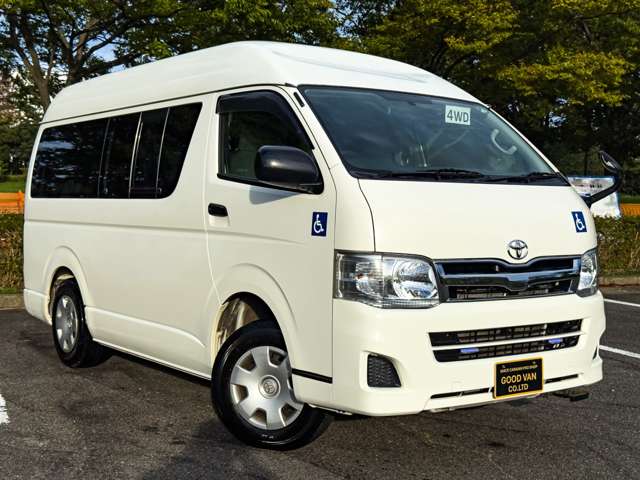 2011 Toyota Hiace – thumbnail 3