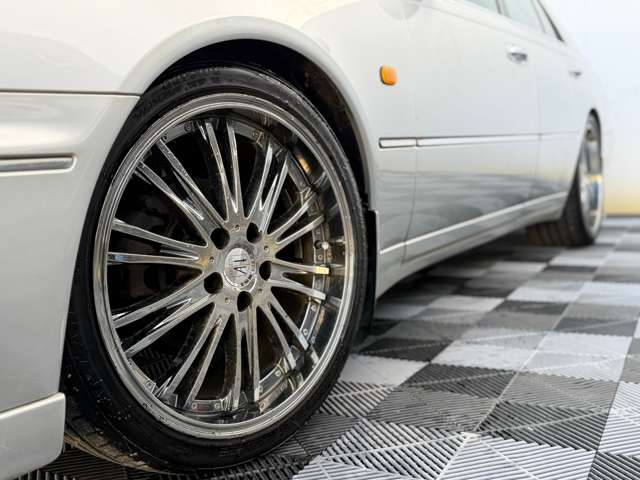 1996 Nissan Cima – thumbnail 3