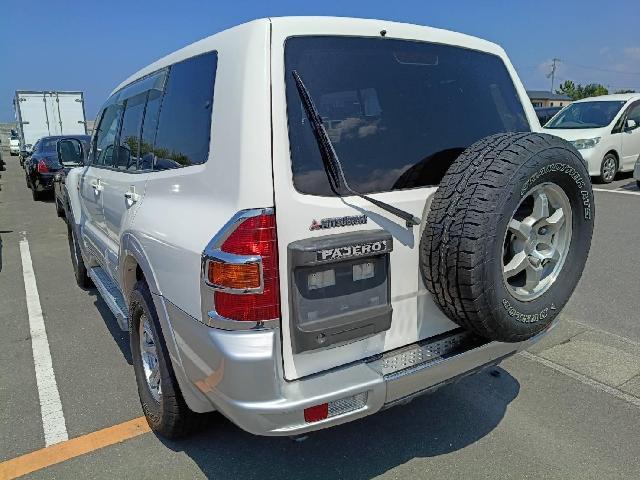 1999 Mitsubishi Pajero – thumbnail 2