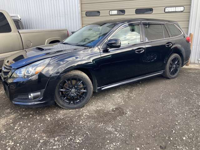2011 Subaru Legacy Touring Wagon – thumbnail 3