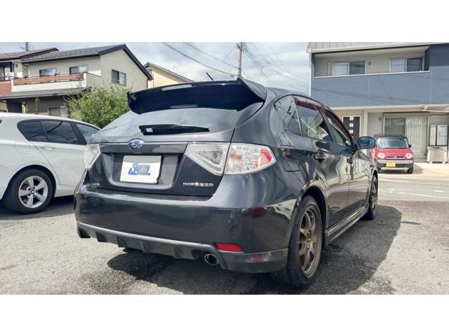 2011 Subaru Impreza Hatchback – thumbnail 2