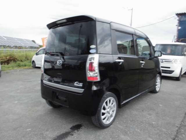 2011 Daihatsu Tanto Exe – thumbnail 3
