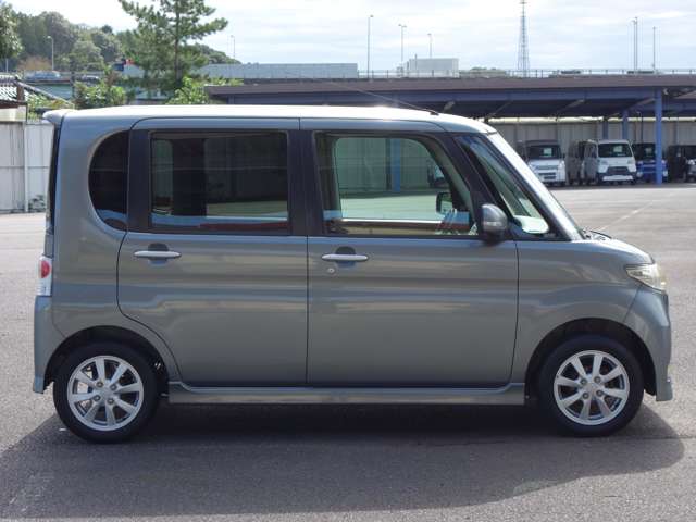 2009 Daihatsu Tanto – thumbnail 4