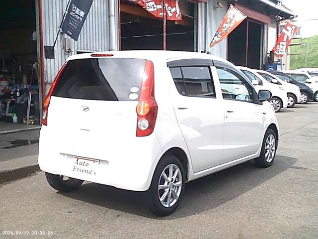 2011 Daihatsu Mira – thumbnail 3