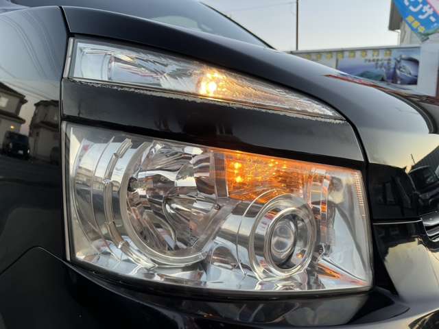 2009 Toyota Voxy – thumbnail 4