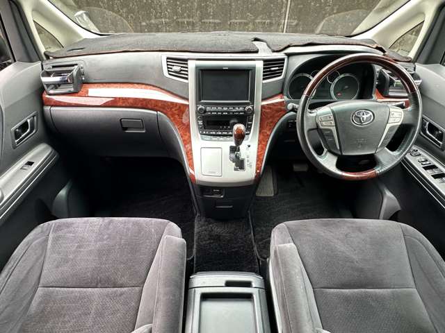 2009 Toyota Vellfire – thumbnail 2