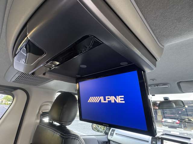2011 Toyota Hiace – thumbnail 2