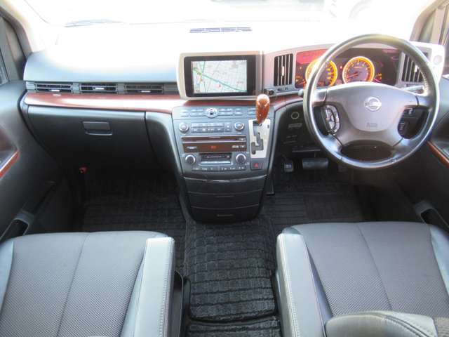 2006 Nissan Elgrand – thumbnail 3