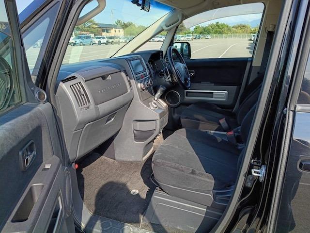 2009 Mitsubishi Delica D:5 – thumbnail 3