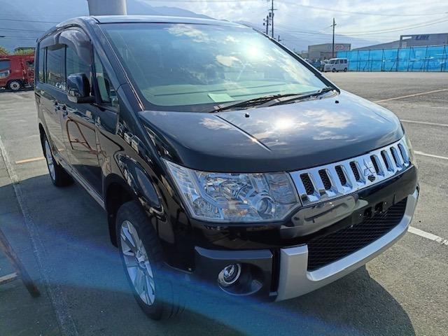 2009 Mitsubishi Delica D:5 – thumbnail 4