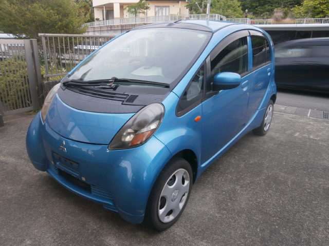 2011 Mitsubishi i – thumbnail 3