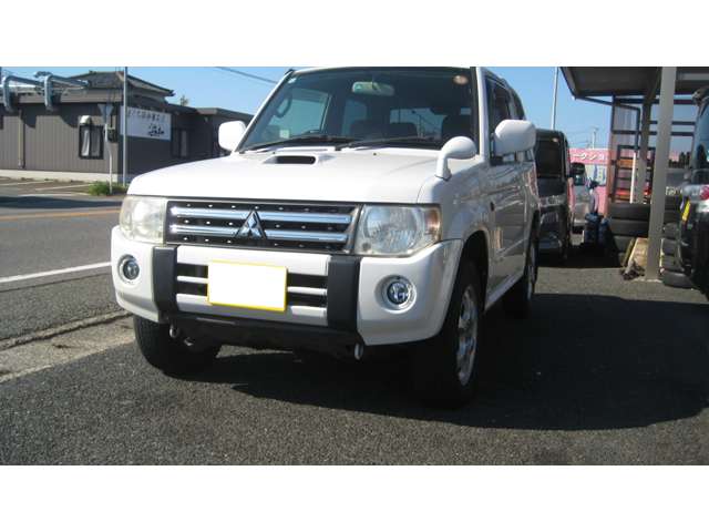 2010 Mitsubishi Pajero Mini – thumbnail 2