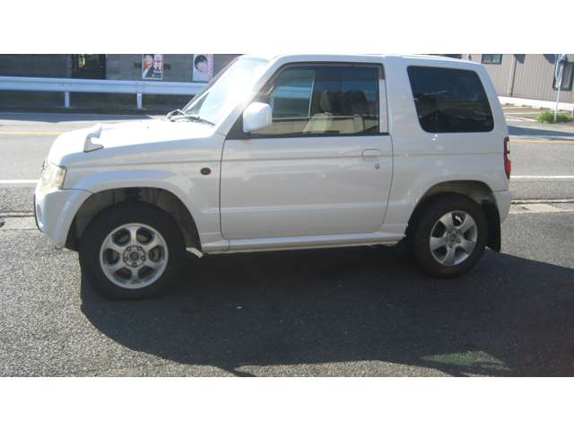 2010 Mitsubishi Pajero Mini – thumbnail 3