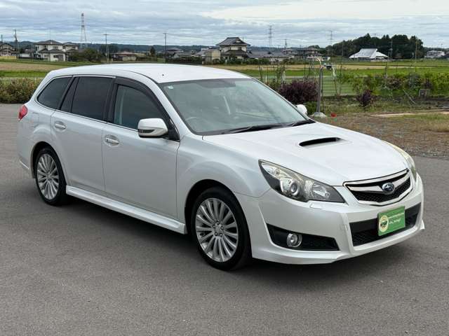 2011 Subaru Legacy Touring Wagon – thumbnail 2
