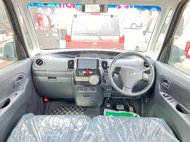 2011 Daihatsu Tanto – thumbnail 2