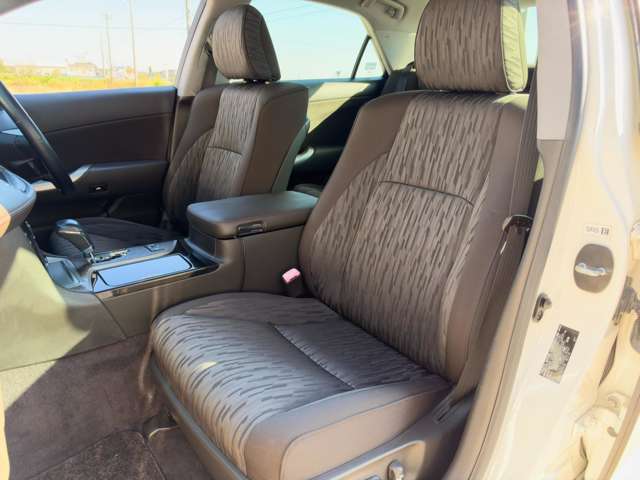 2011 Toyota Crown Athlete – thumbnail 4