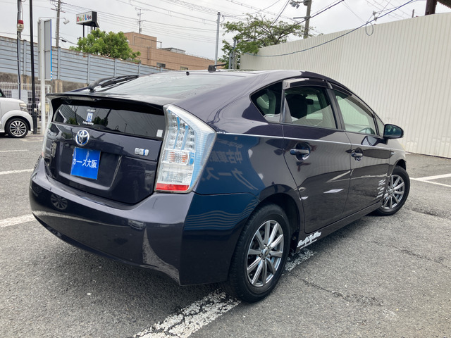 2011 Toyota Prius – thumbnail 4