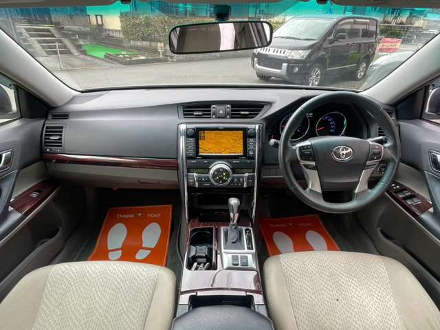 2011 Toyota Mark X – thumbnail 2