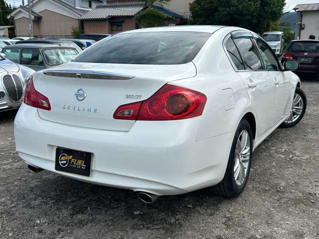 2010 Nissan Skyline – thumbnail 4