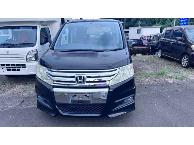2011 Honda Stepwgn – thumbnail 2