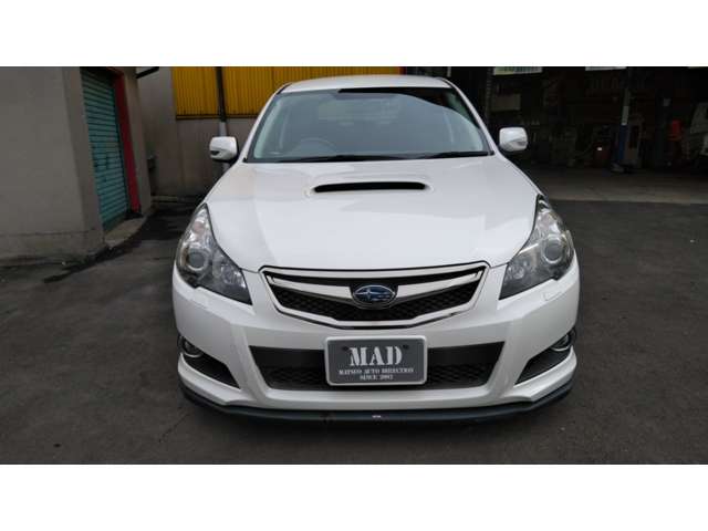 2011 Subaru Legacy Touring Wagon – thumbnail 3