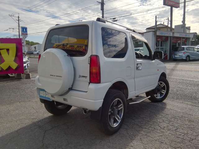 2009 Suzuki Jimny – thumbnail 4