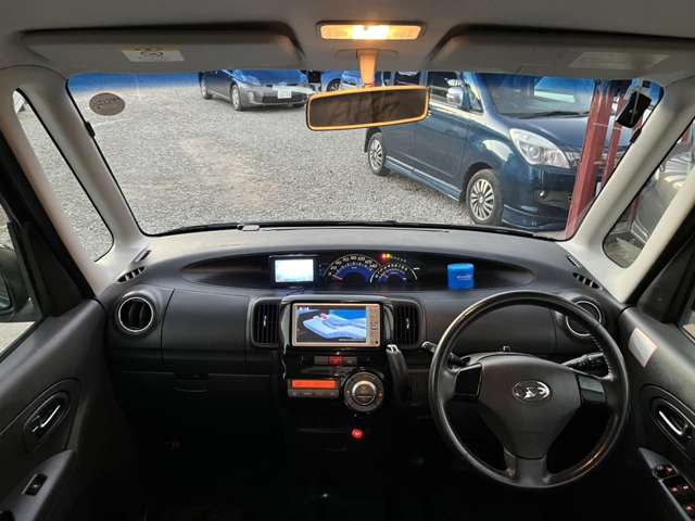 2011 Daihatsu Tanto – thumbnail 2