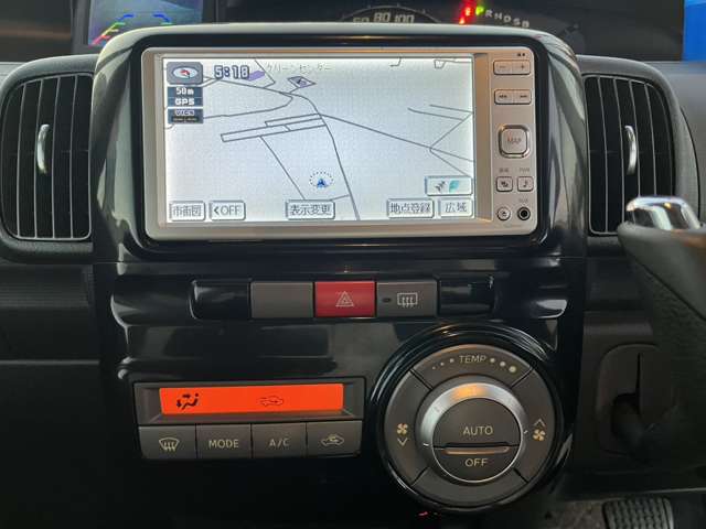 2011 Daihatsu Tanto – thumbnail 3