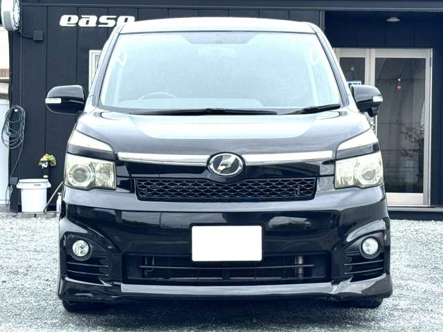 2010 Toyota Voxy – thumbnail 3
