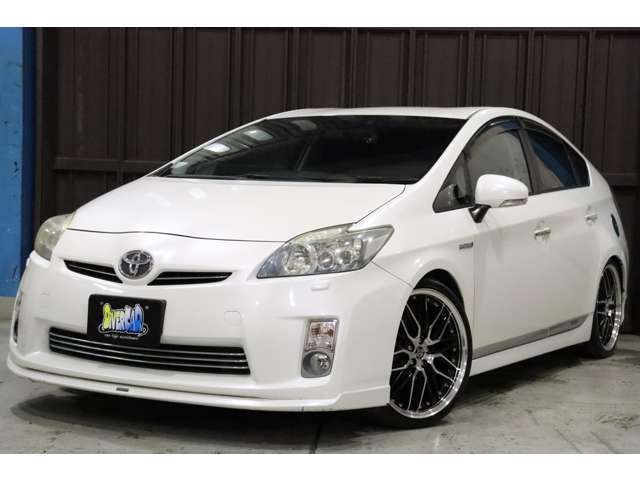 2011 Toyota Prius – thumbnail 2
