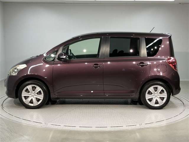 2010 Toyota Ractis – thumbnail 3