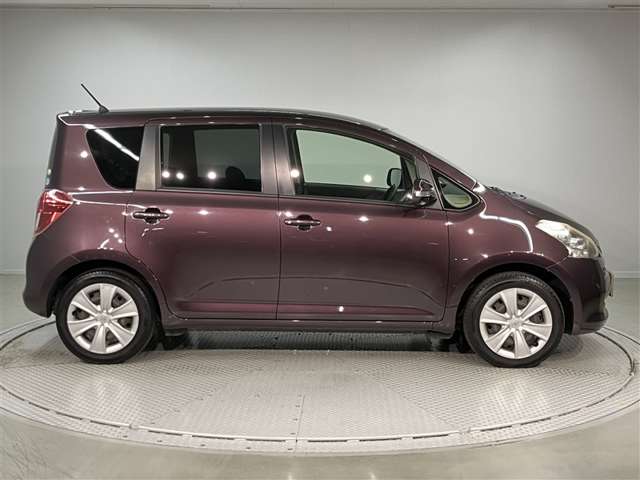 2010 Toyota Ractis – thumbnail 4