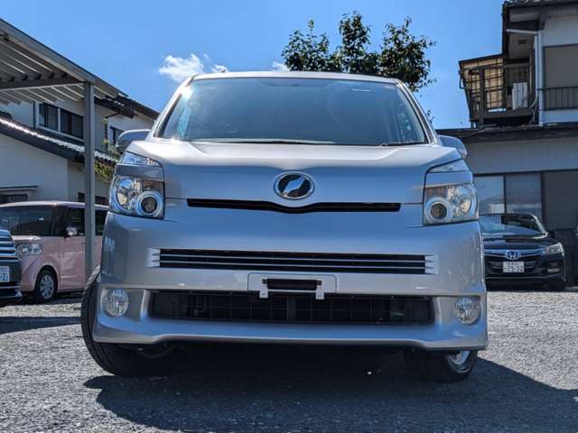 2008 Toyota Voxy – thumbnail 2