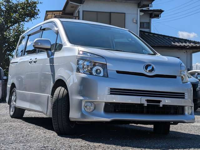 2008 Toyota Voxy – thumbnail 3