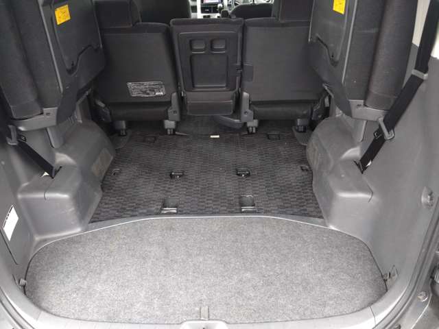 2009 Toyota Noah – thumbnail 3