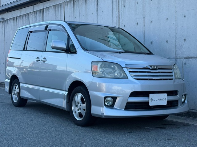 2003 Toyota Noah