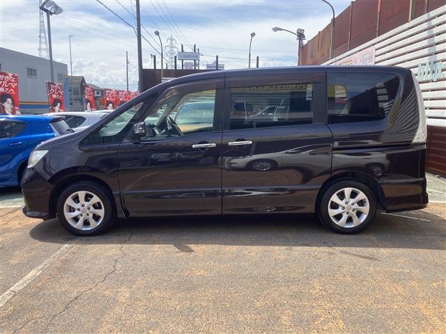 2011 Nissan Serena – thumbnail 3